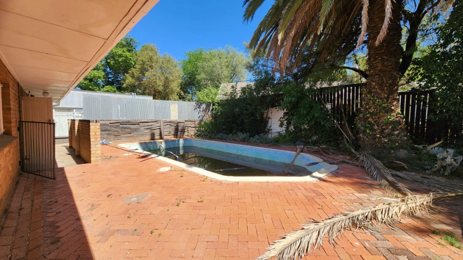 5 Bedroom Property for Sale in Dan Pienaar Free State